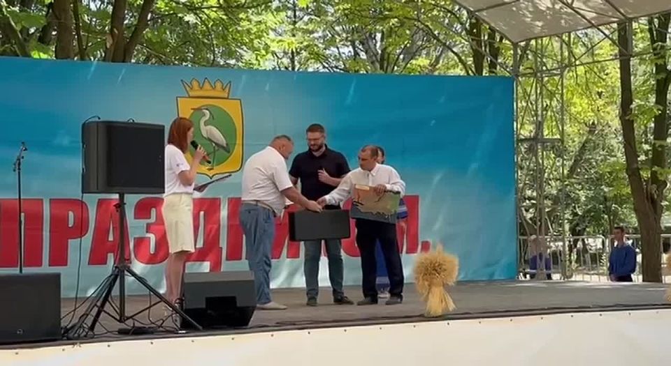 Восемь трудовых династий получили награды фестиваля «Золото Таврии»