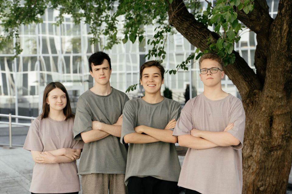 ���������� ��������� ����� 2 ������� � 2 ���������� ������ �� ������������� ��������� �� ����������� IOI-2025