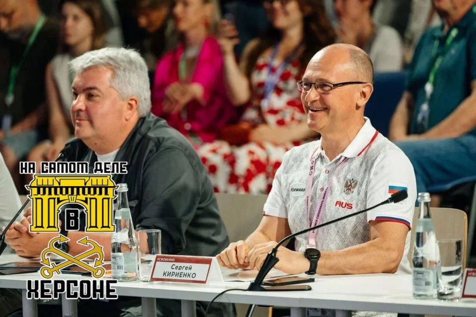 На "Тавриде.АРТ" представили сценарии военно-патриотических фильмов! Экспертный совет во главе с Сергеем Кириенко оценил работы молодых кинематографистов