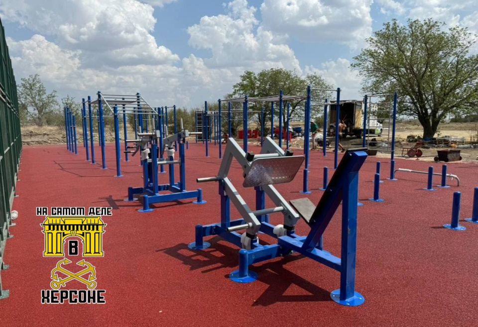 В селе Вольное на территории школы построена современная спортивная площадка! Об этом сообщил Владимир Сальдо