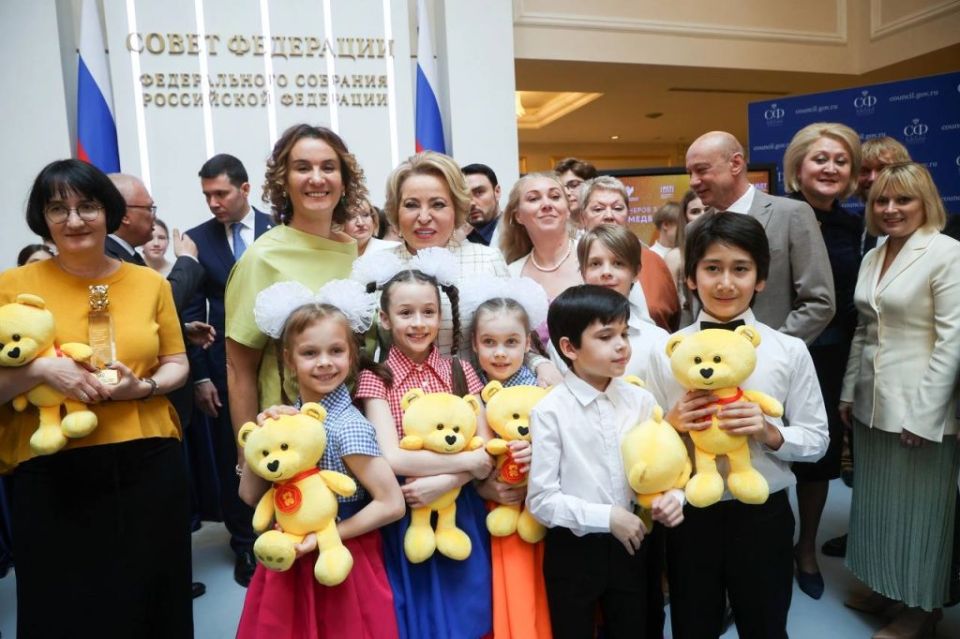 В Совете Федерации наградили лучших отечественных производителей детских товаров