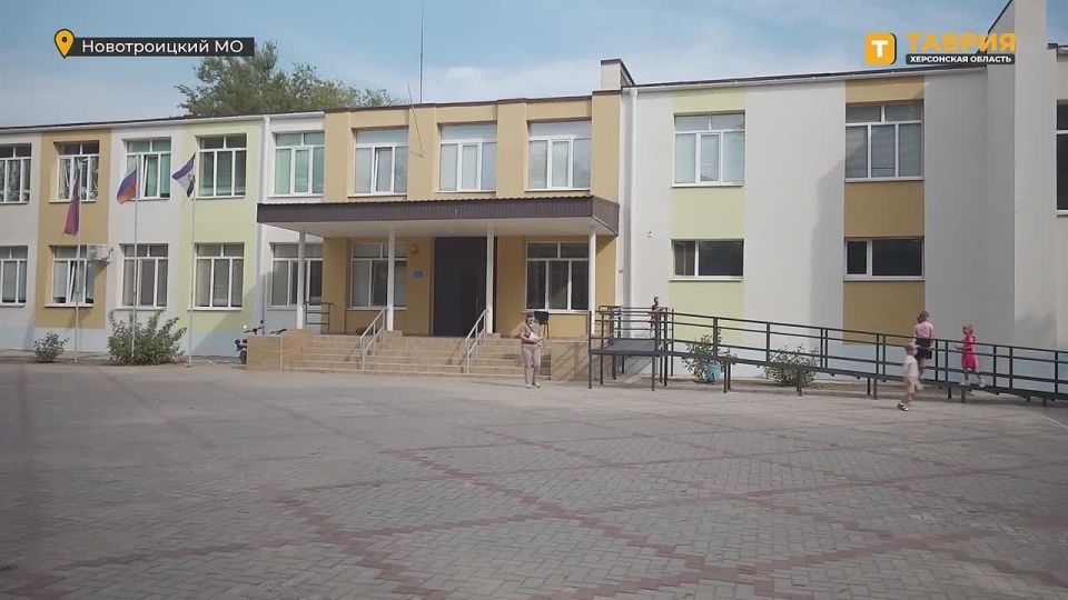 Бригада врачей из Москвы и Краснодарского края проводит прием детей с ограниченными возможностями здоровья в Новотроицком