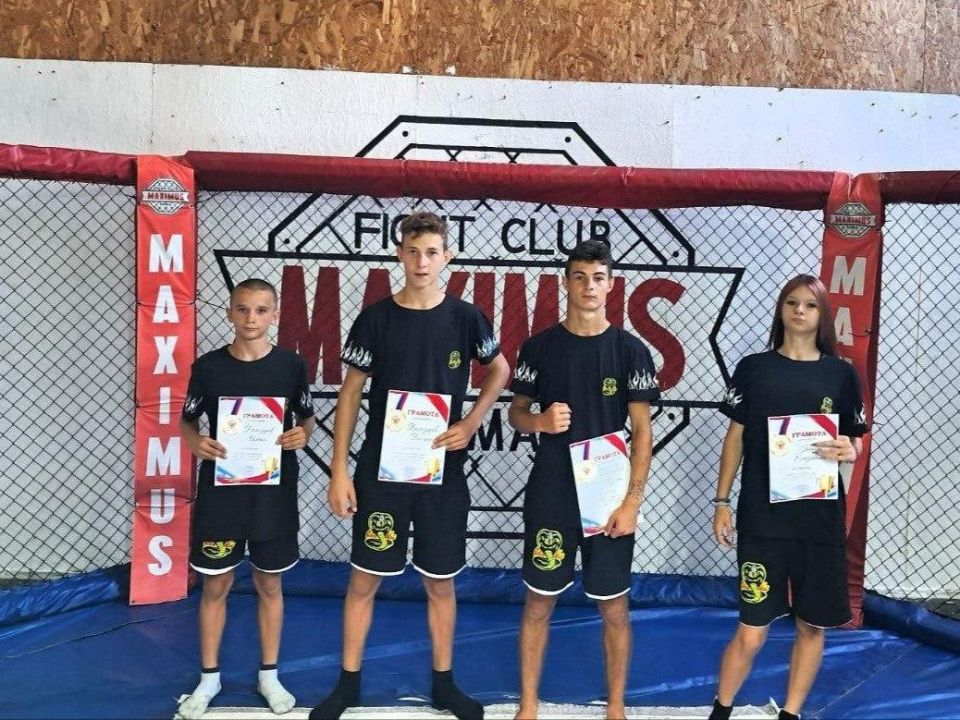 Спорт для детей: в Лазурном отметили достижения молодых спортсменов