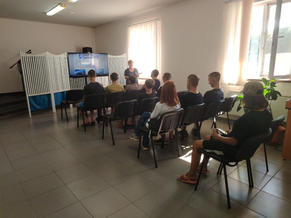 Александр Дудка: Морская слава России: познавательный час в Краснянском СДК