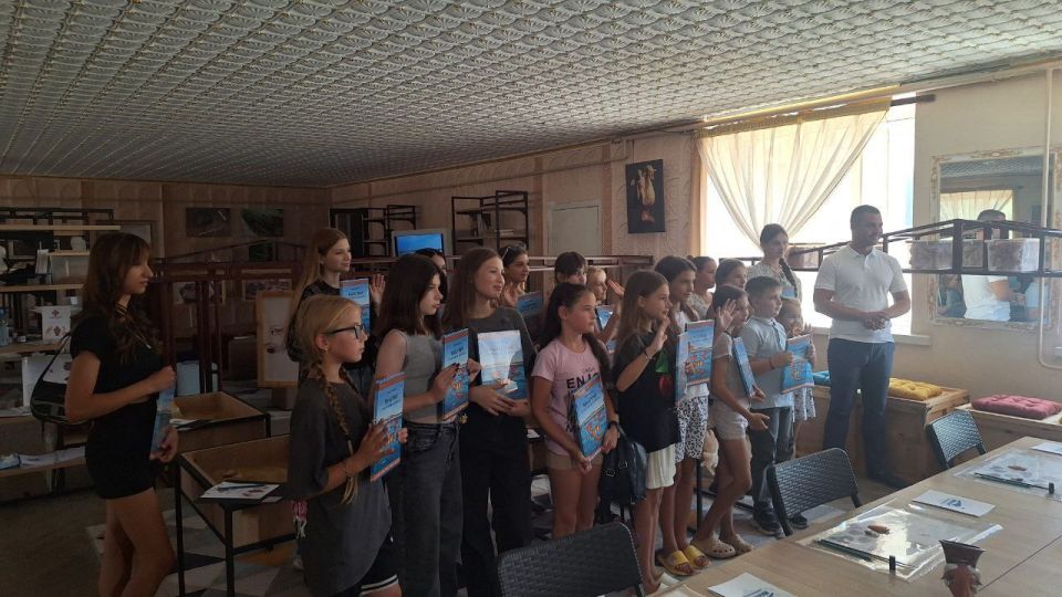 В Каланчаке состоялось открытие передвижного детского центра Государственного историко-археологического музея-заповедника «Фанагория»