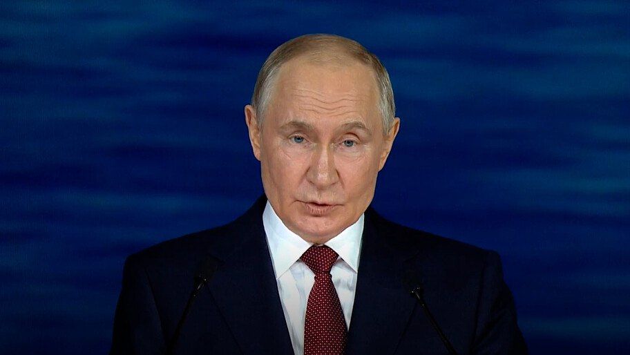 Путин провел совещание по подготовке к переговорам с Трампом