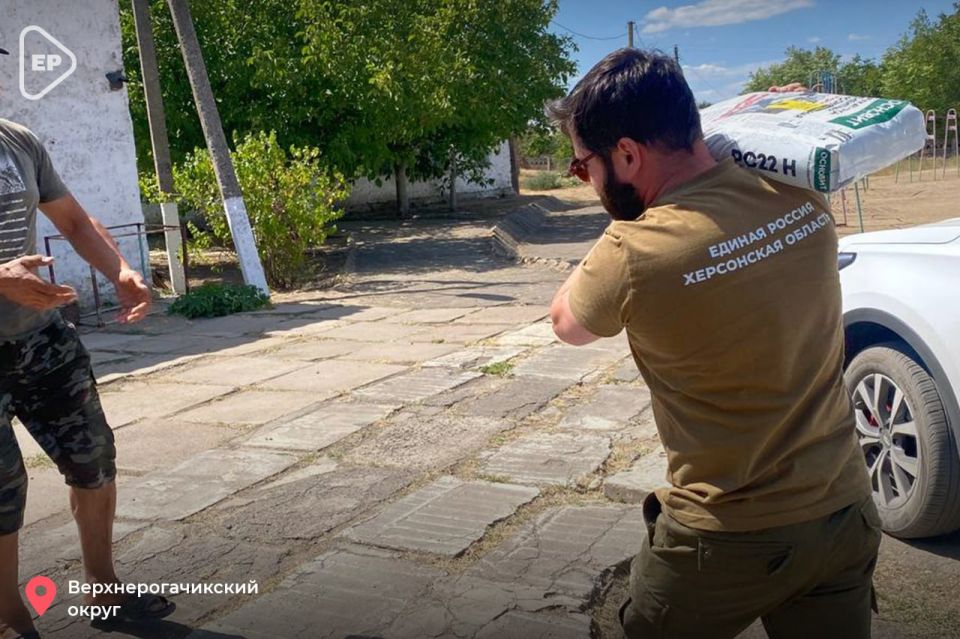 Херсонские единороссы помогли в подготовке школ к новому учебному году в Верхнерогачикском и Ивановском округах