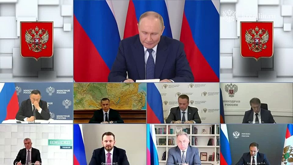 Владимир Путин находится с рабочей поездкой в Магадане