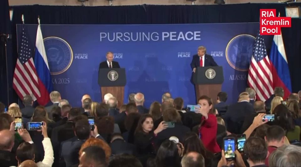 Заявления Владимира Путина на пресс-подходе на Аляске