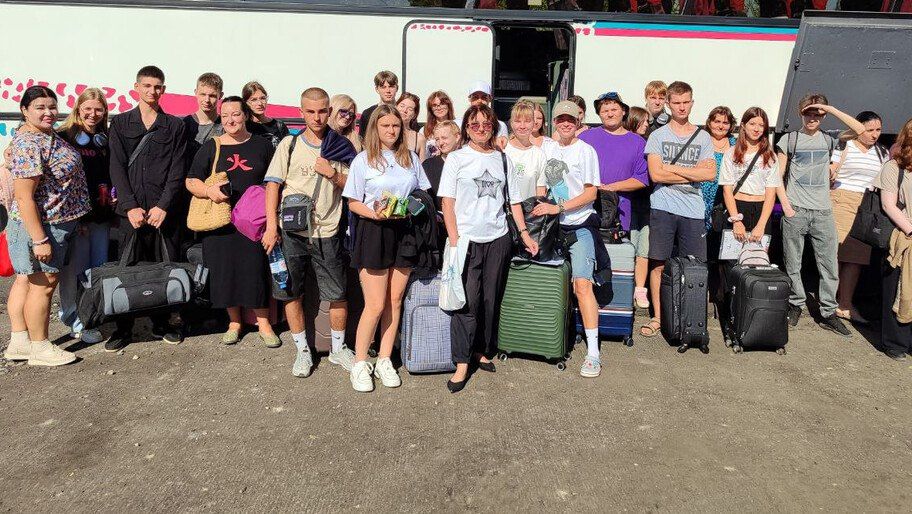 Дети из Херсонской области отправились на отдых в Дагестан