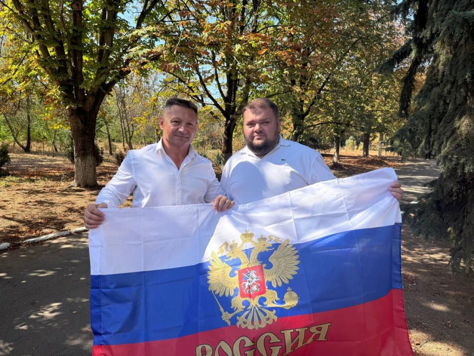 Минприроды Херсонской области и Нижнеднепровский природный парк приняли участие в праздновании Дня флага России