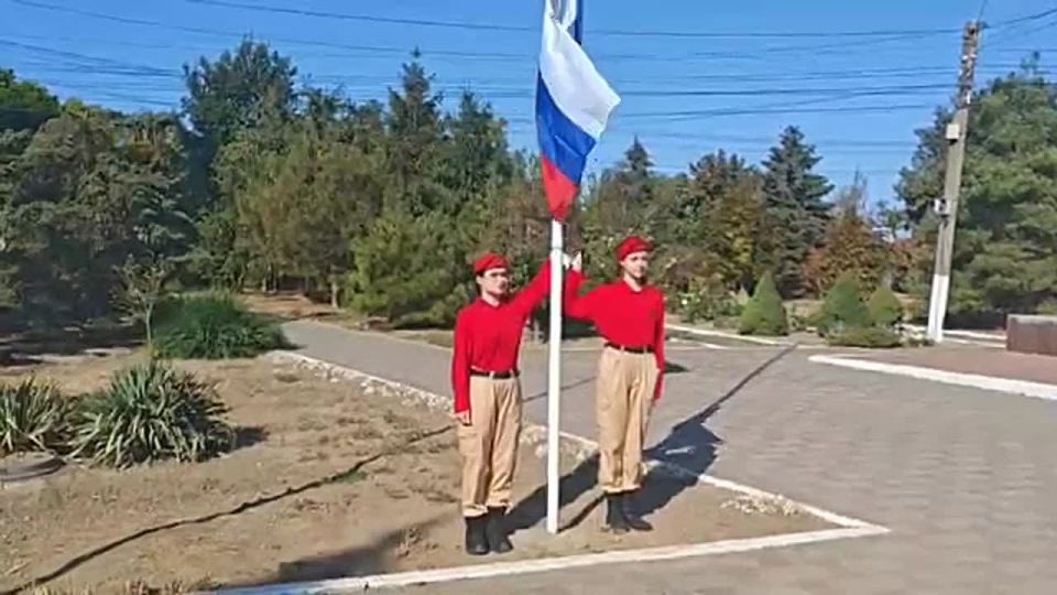 В Каланчаке отметили День Государственного флага Российской Федерации