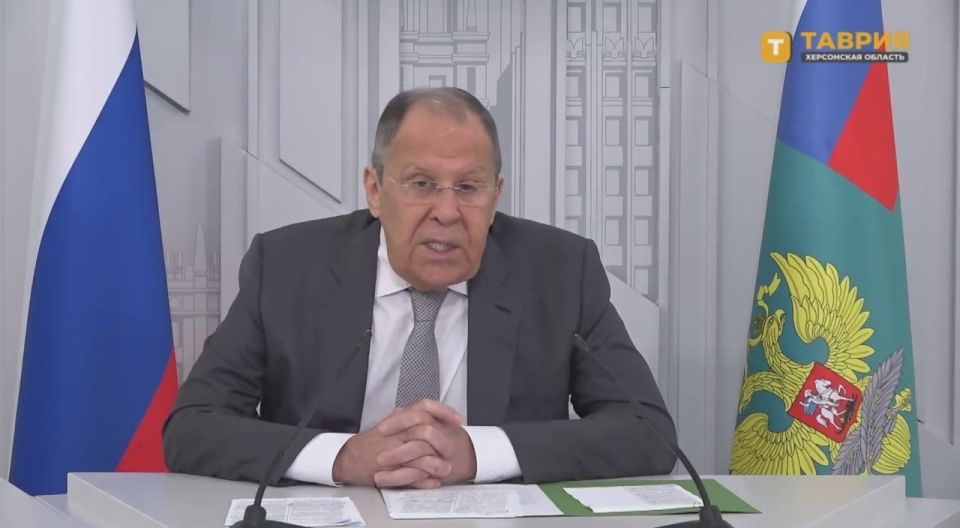 Россию интересует судьба жителей Донбасса и Новороссии, а не территории, заявил Сергей Лавров