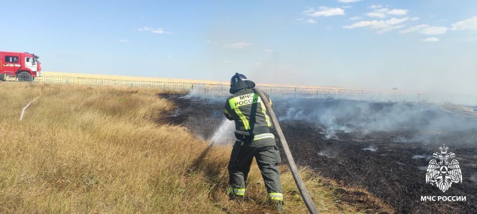 В Херсонской области за последние сутки ликвидировали три ландшафтных пожара за сутки — ГУ МЧС России по области