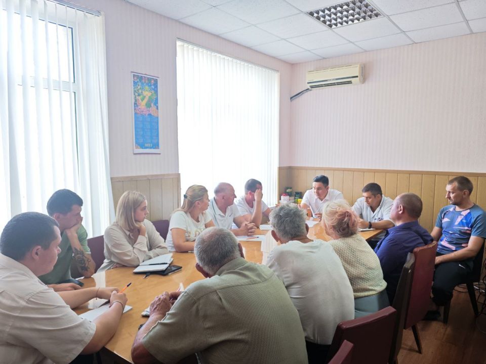 В Каланчаке обсудили поддержку бизнеса и новые возможности для предпринимателей.