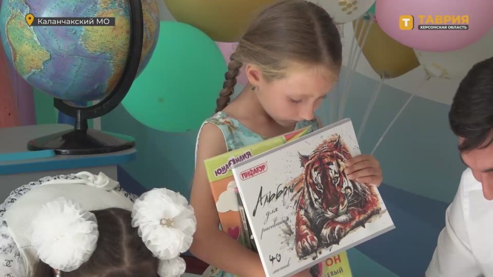 Республика Мордовия передала школьные принадлежности для первоклассников Каланчакского округа