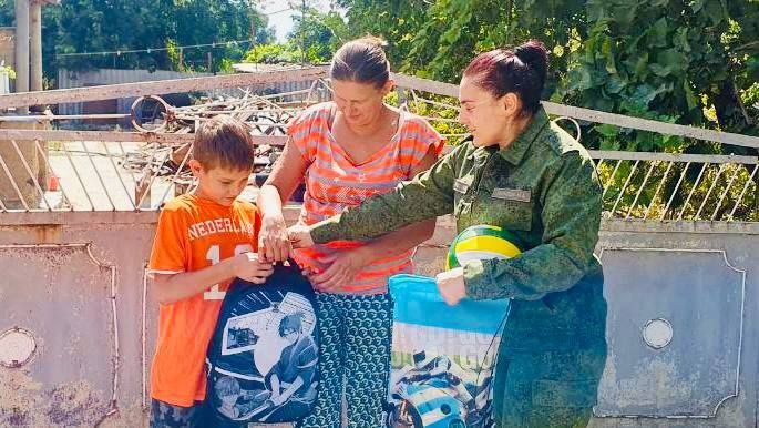 Сотрудники СУ СК России по Херсонской области приняли участие в благотворительной акции «Соберем ребенка в школу»