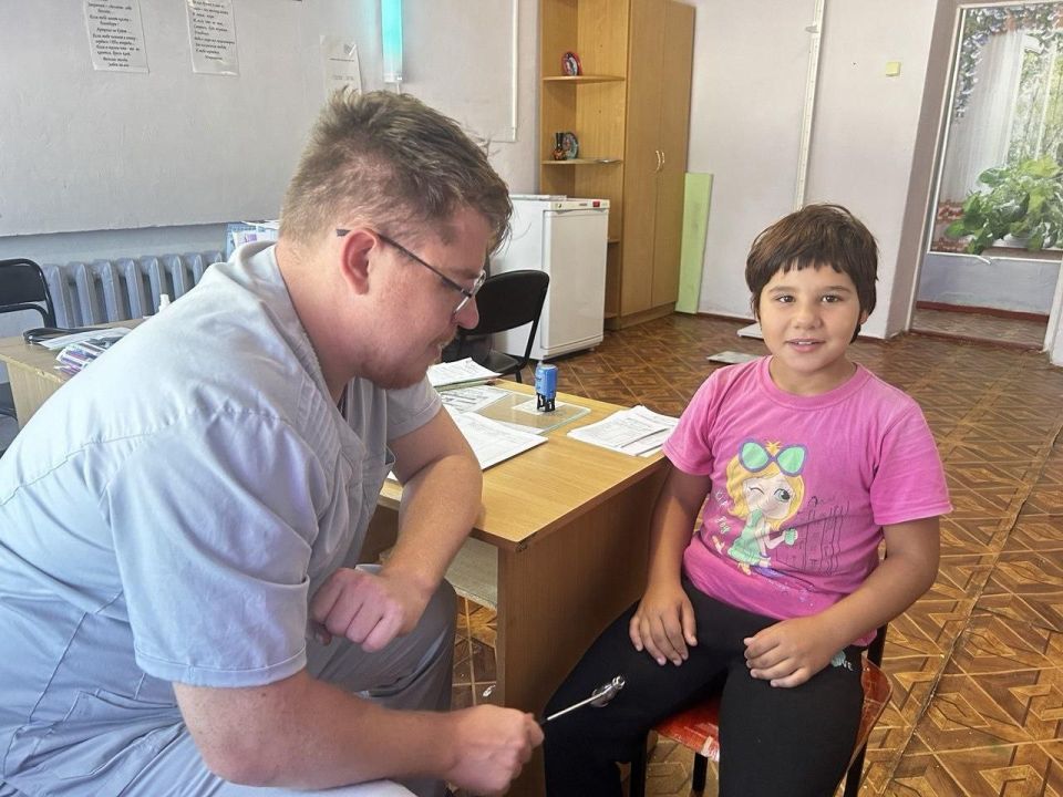 Врачи из Мордовии осмотрели 50 детей в Новокиевском социально-реабилитационном центре