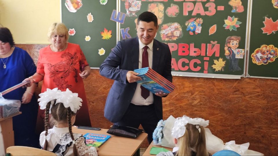 Энвер Абдураимов: День знаний в Каланчакской школе №1