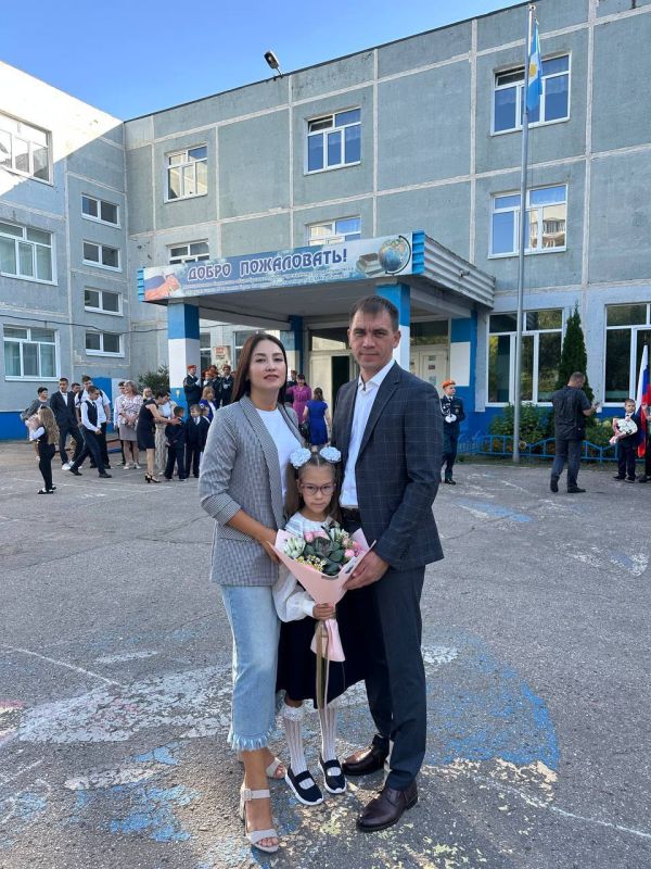 Рамиль Замалетдинов: Дорогие друзья!. Поздравляю всех с Днём знаний и началом нового учебного года! 1 сентября — это особенный день, наполненный радостью, волнением и надеждой