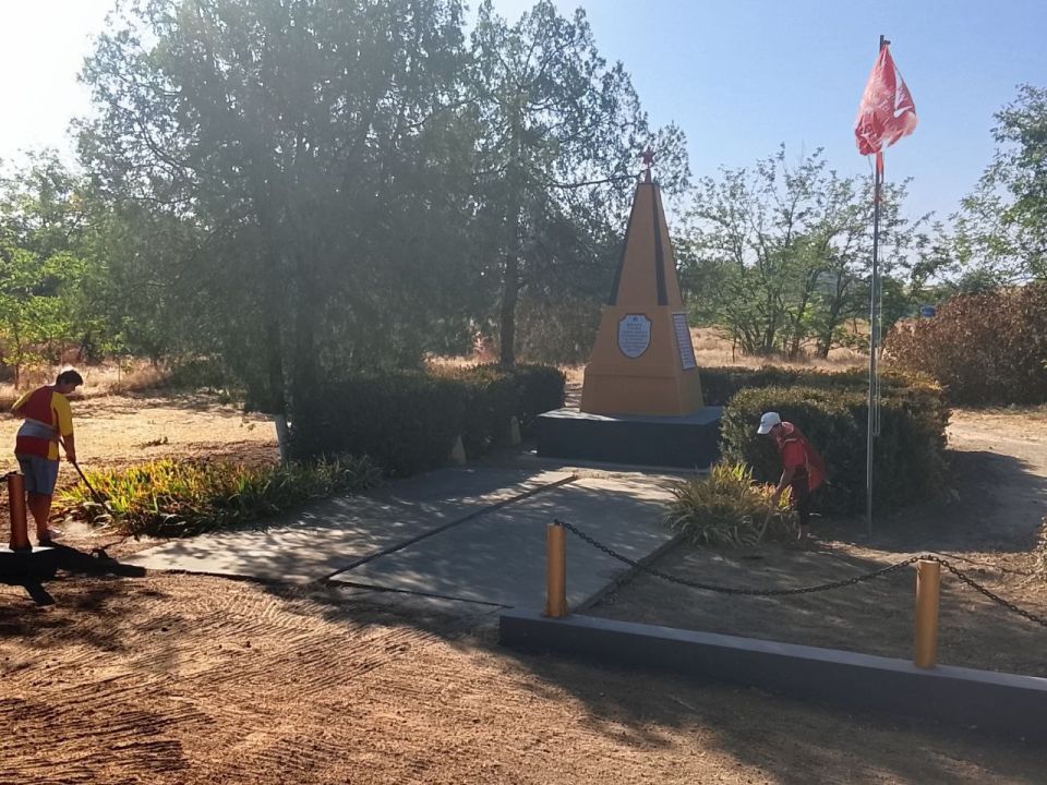 В ТУ Благодатное привели в порядок памятник советским воинам