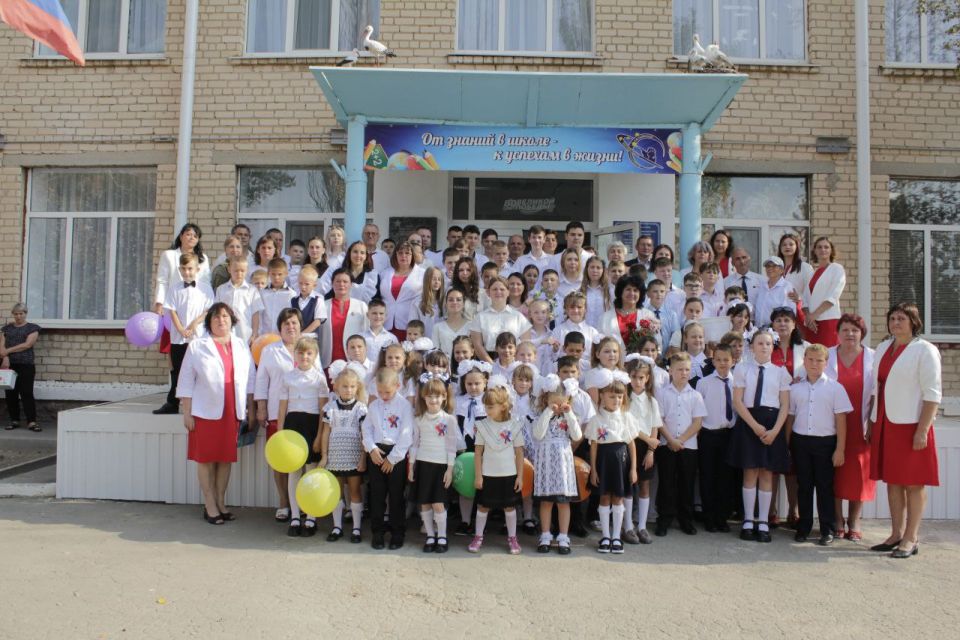 День знаний 2025/2026: торжественная линейка в Вадимской школе