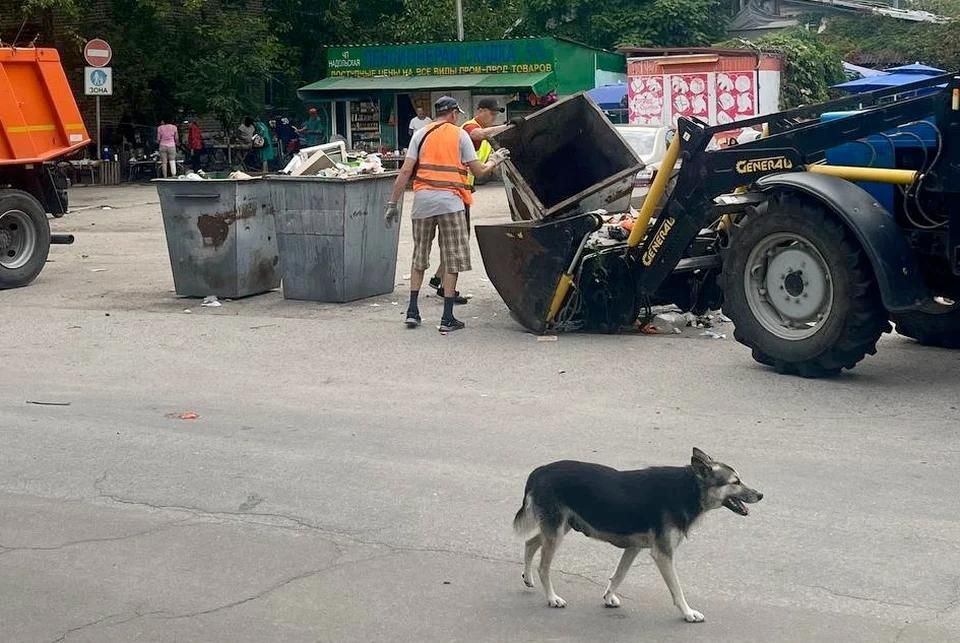 Тракторист отбил дрон ковшом, а водовозу повезло меньше: киевские боевики устроили охоту на коммунальщиков
