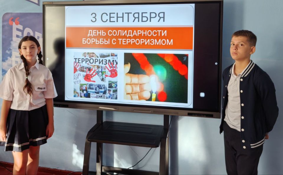 «Свет памяти: Великая скорбь Беслана» — в Новоалександровской школе прошёл час мужества