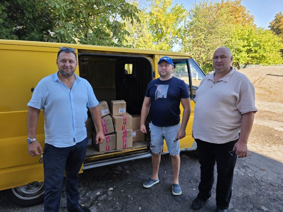 Александр Дудка: Школа в пгт Лазурное получила новую посуду благодаря поддержке «Единой России» и местных предпринимателей