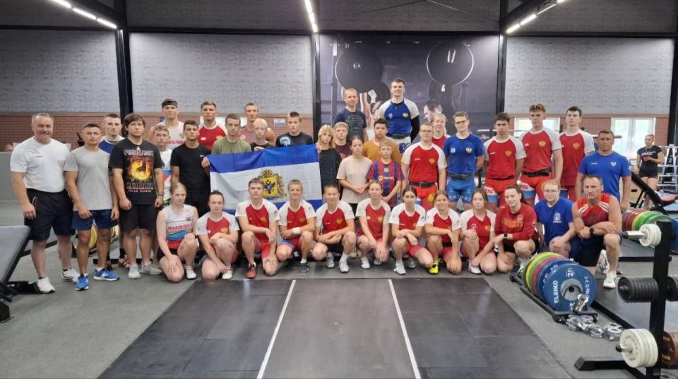 Тренировки, море и мастер-классы от сборной России: наши гиревики две недели провели на сборах в Крыму