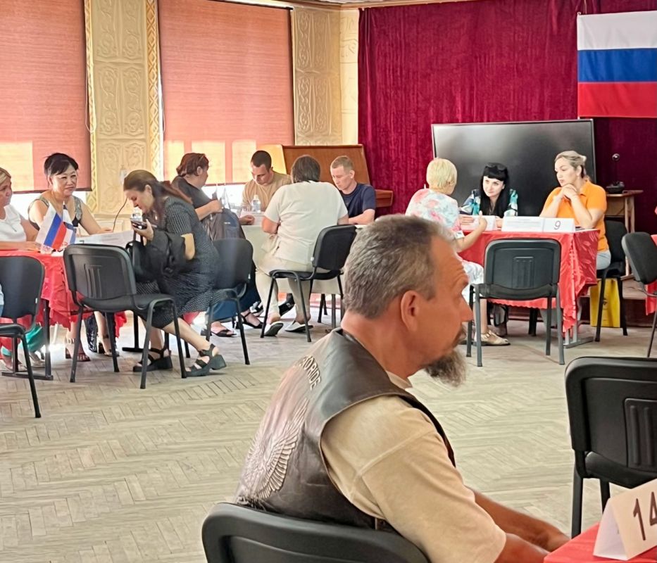 В рамках мобильной приемной губернатора Херсонской области в Каланчакском округе выслушали более 100 обращений граждан