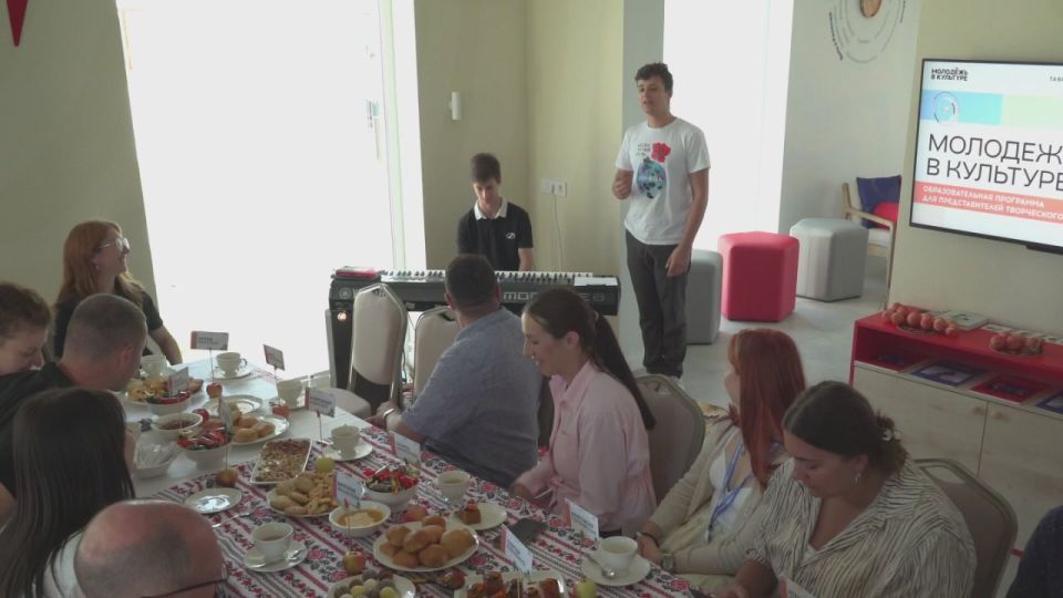 Первый заместитель руководителя Администрации Президента РФ Сергей Кириенко: из Донбасса в Запорожье, из Запорожья — в Херсонскую область