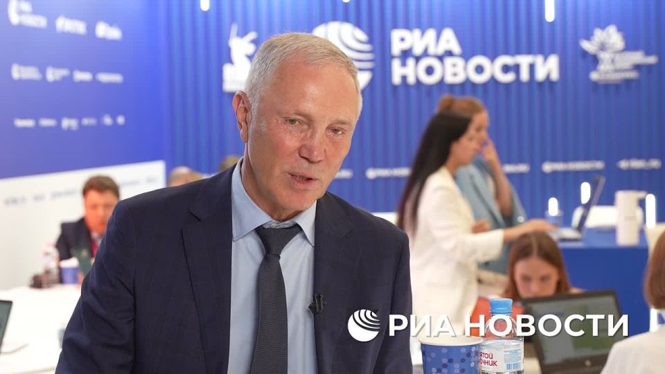 ������ �������� ����� ������� �������, ������� ���������� ������ ��������� ���������� � ��������� �����, ������ ���������� ���������� ������� ������ � �������� ��� ������� �� ���