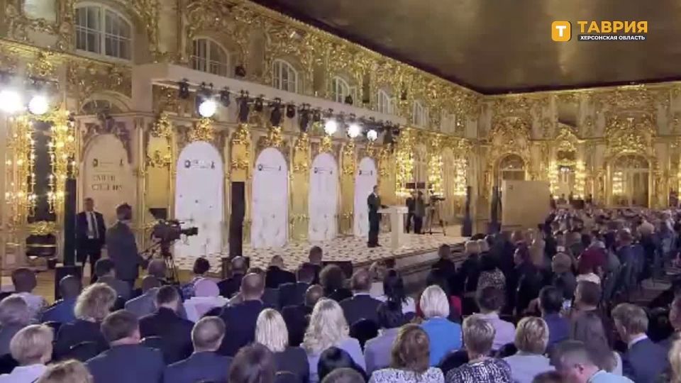 Владимир Путин: "Национальная культура может развиваться и обогащаться только во взаимодействии с другими культурами"