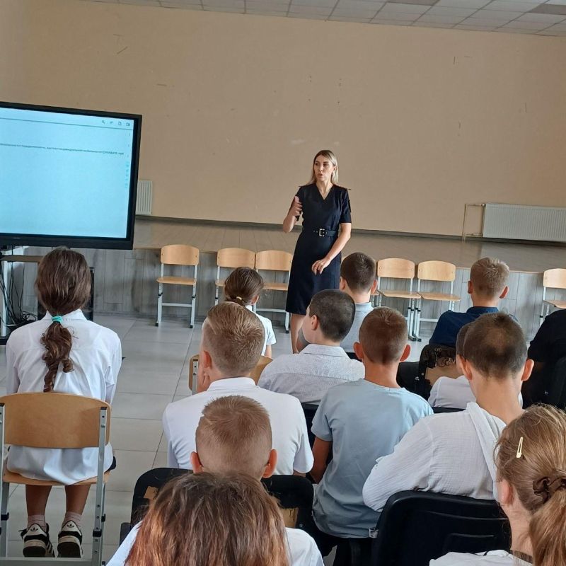 В Каланчакской школе №1 провели занятие по безопасности на средствах индивидуальной мобильности