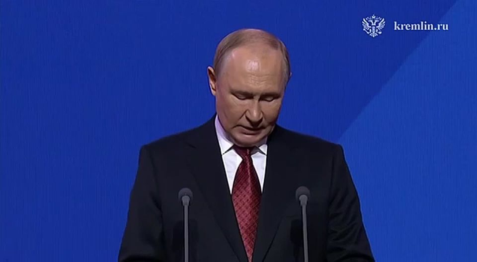 Владимир Путин поздравил москвичей с Днём города