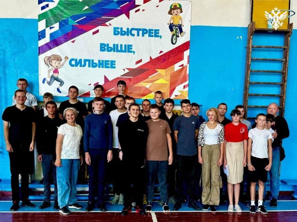 Специалисты центра «Патриот» обучили школьников Рубановки азам военного дела