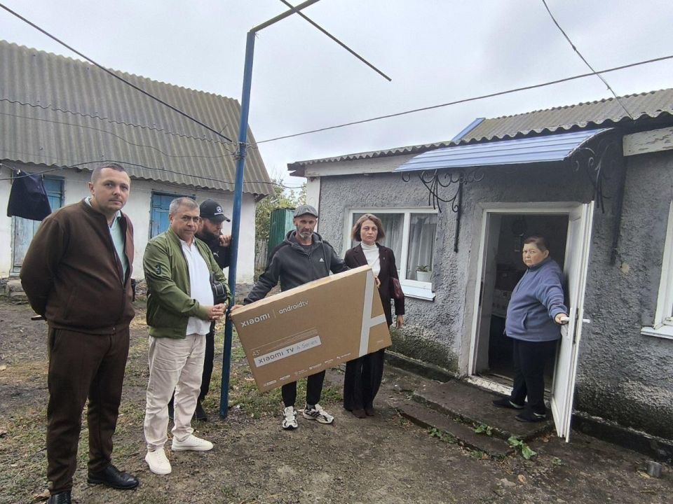 Жительнице Великолепетихского района передали телевизор для подключения к «Русскому Миру»