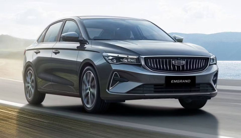 ����� 18 000 ����� Geely Emgrand �������� ��-�� ������ ���������� ����