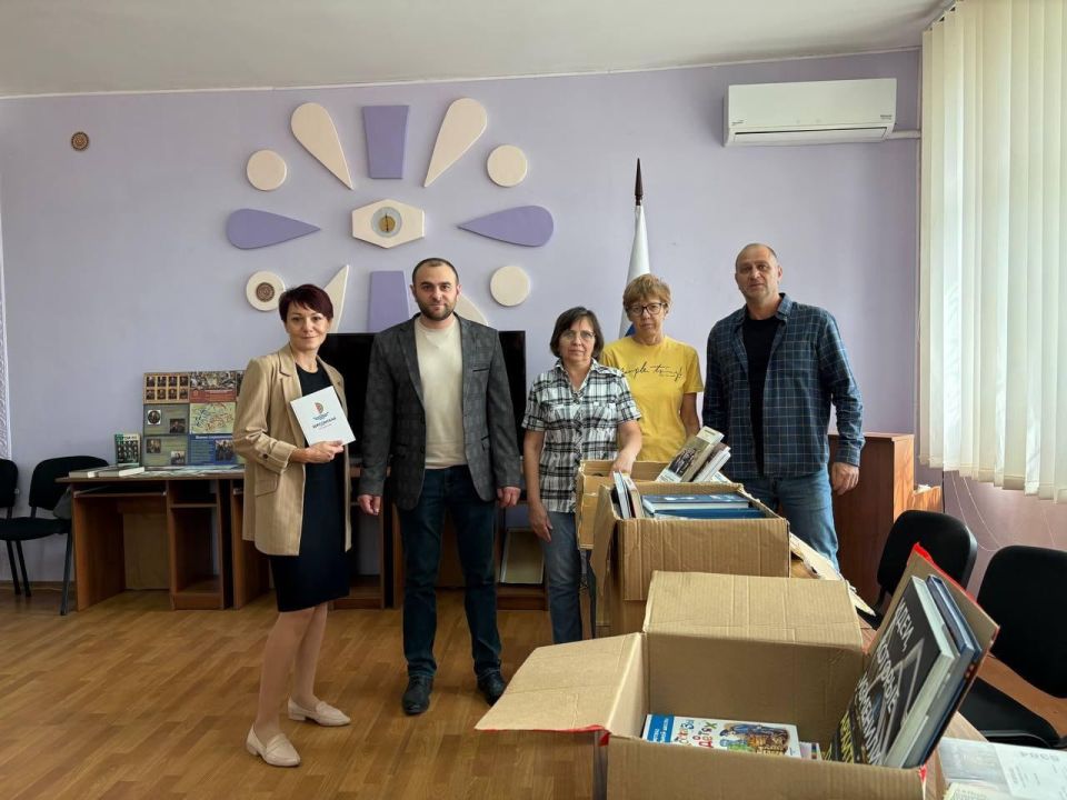 Знания! Библиотечный фонд пополнен замечательными книгами