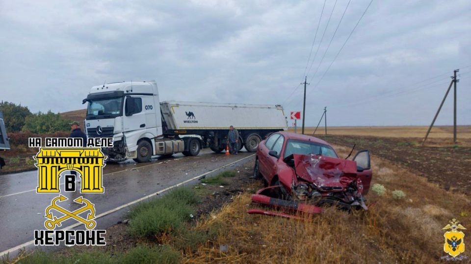 В Чаплинском округе 18 сентября грузовик выехал на встречку и столкнулся с легковым автомобилем