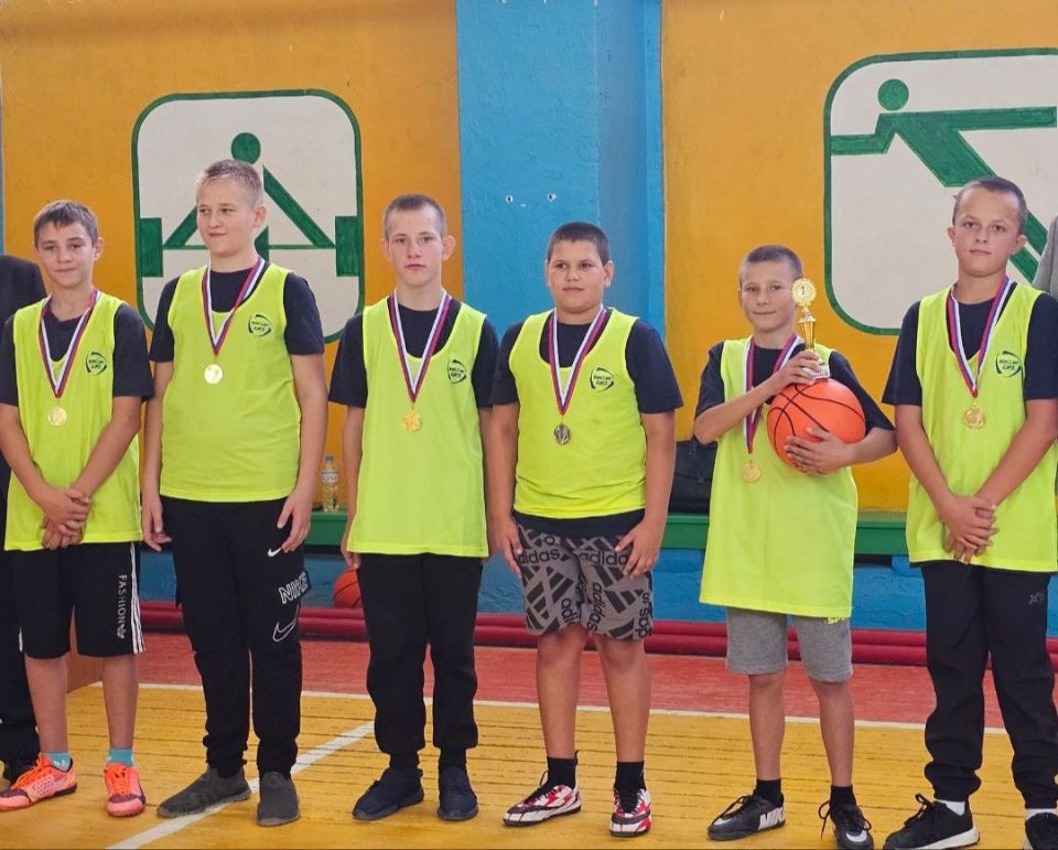 В Чаплинском округе состоялся муниципальный этап турнира "Единой России" по детскому дворовому баскетболу