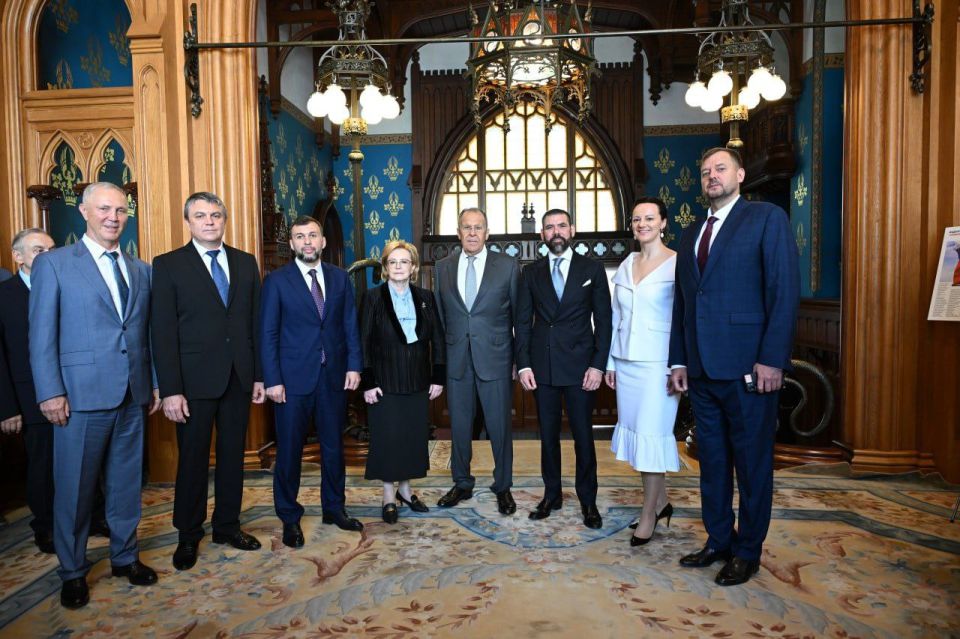 �������� ������: �������������� �������� � �������� ������������� ������ � ��������� �������� ������ � ���������� �������, � ����� ���������