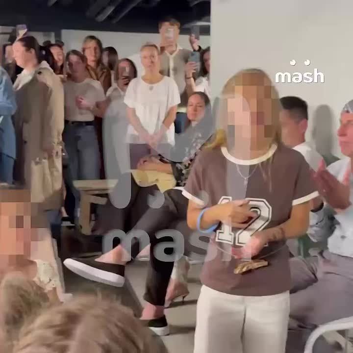  :       ,         ,    ,      