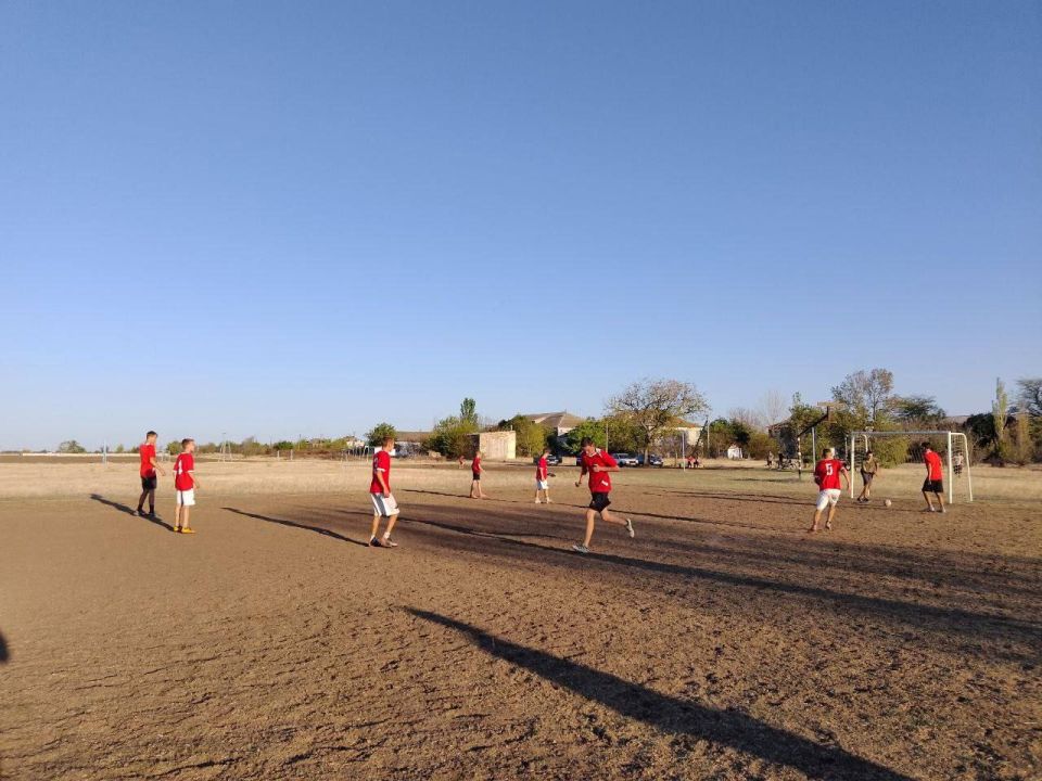 Футбольный сезон 2025 в Горностаевском округе – жара на поле и на трибунах!