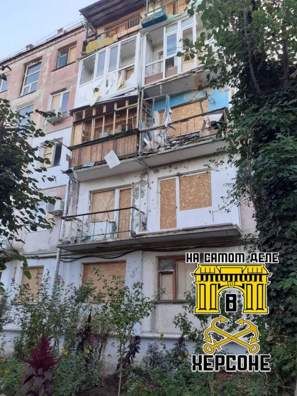 В результате обстрела ВСУ поврежден многоквартирный дом в Новой Каховке