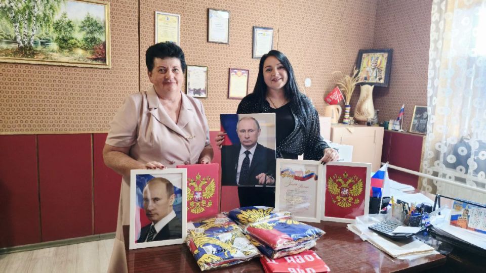 Александр Дудка: Патриотическое воспитание и поддержка: в Михайловской школе обновлена символика и приобретена форма для юнармейцев