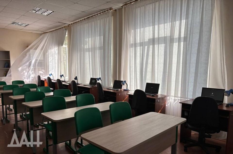 Для детей. В Минпромторге РФ рассказали о помощи школам Донбасса и Новороссии