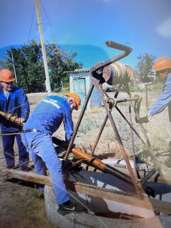 Специалисты Верхнерогачикского ТПУ провели комплекс работ по обслуживанию и ремонту объектов водоснабжения в округе