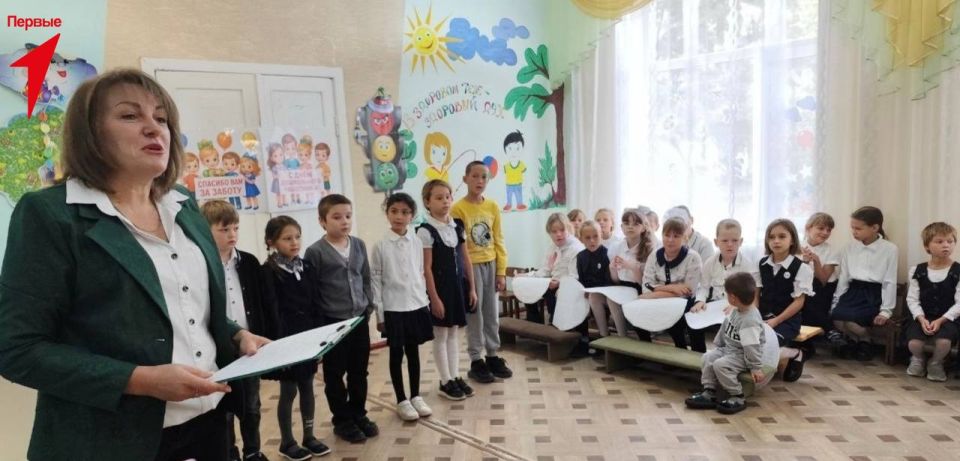 Первые поздравили воспитателей Раздольненского детского сада с профессиональным праздником